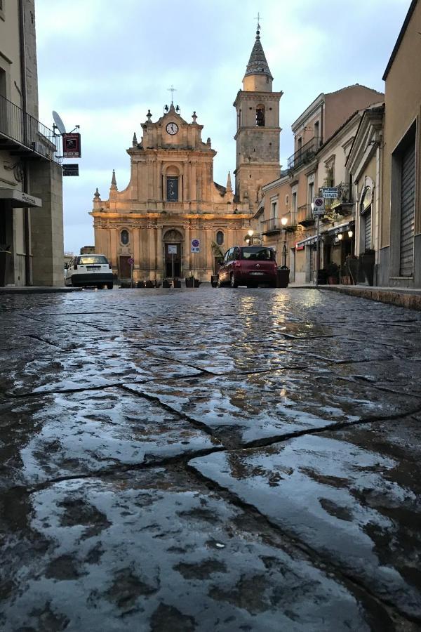 Sopra La Piazza Villa Agira Eksteriør billede