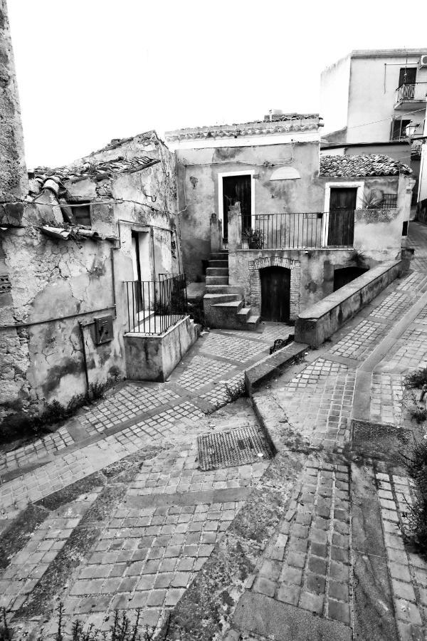 Sopra La Piazza Villa Agira Eksteriør billede